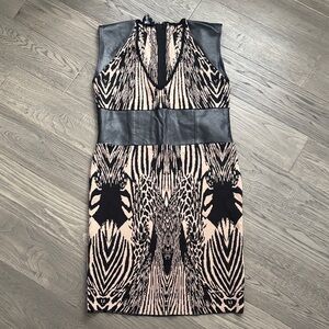 Bebe | Y2K 90’s Black and Cream Bodycon Stretchy Cheetah Dress Size Large